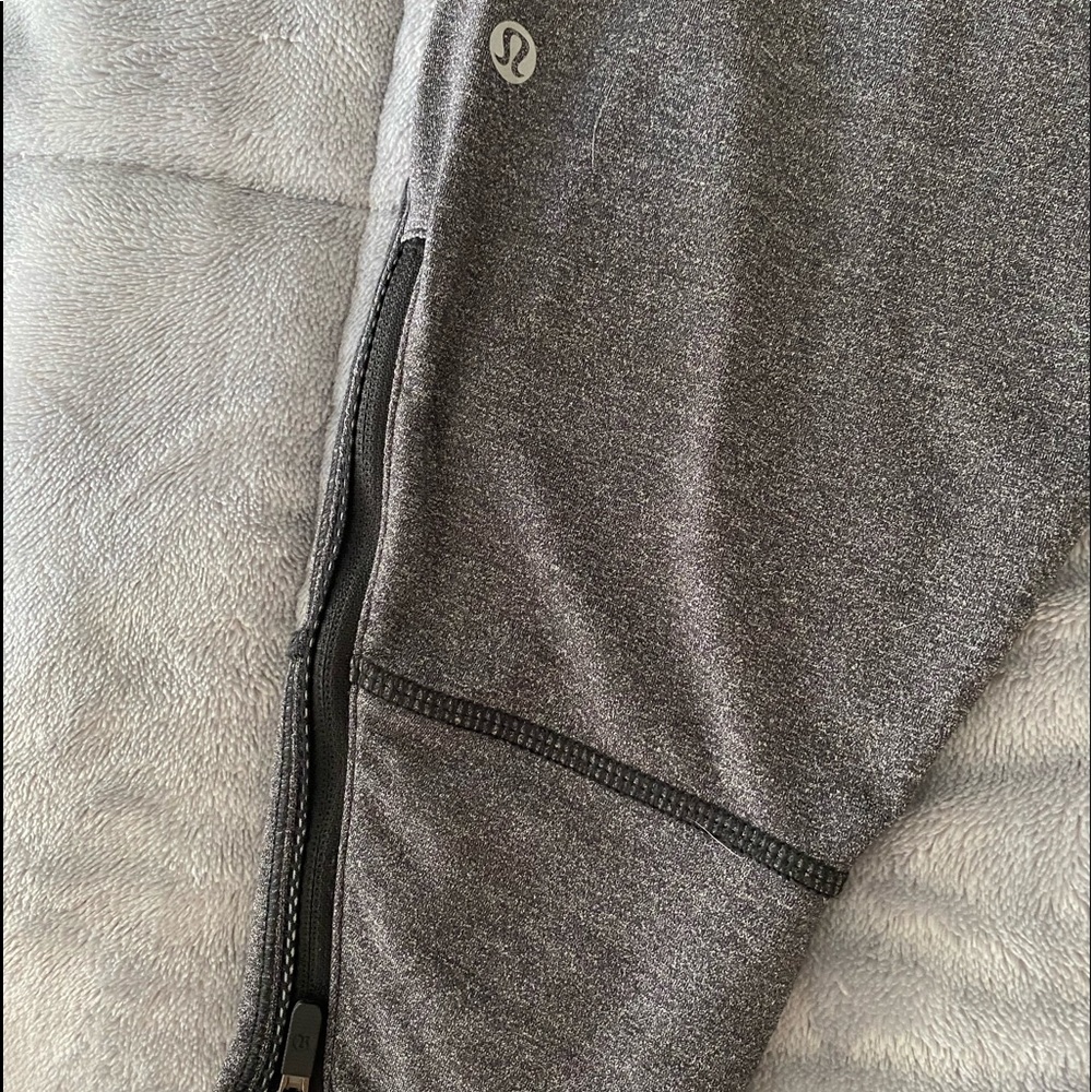 Grey Lululemon leggings In excellent condition.